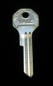 X1199AR STUDEBAKER Encendido y Puerta LLAVE YALE EN BLANCO se adapta a 1940-1963 con CERRADURAS YALE - Imagen 1 de 4