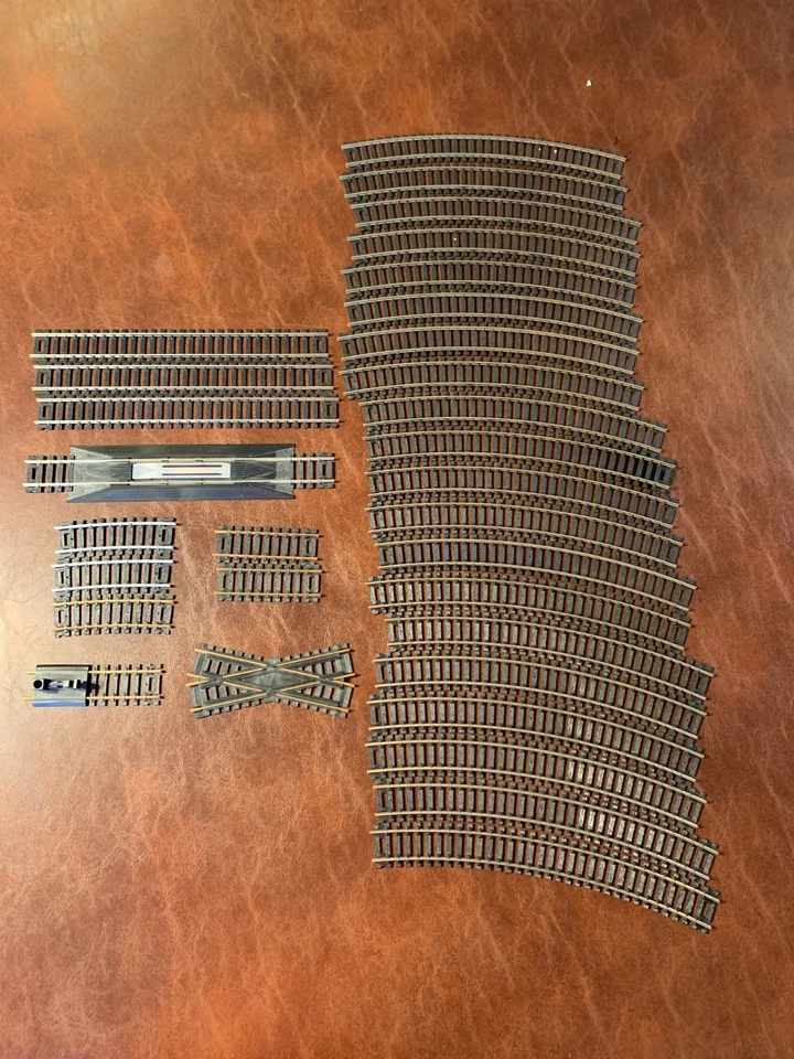 Atlas Snap Track HO Scale Model Train Railroad Track Lot of 31 pieces - Image 1 of 1