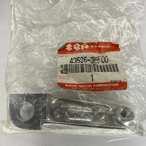 OEM Suzuki Footpeg / footrest LH 43526-35F00 GSXR600 GSXR750 GSXR1000 2000-05 - Picture 1 of 1