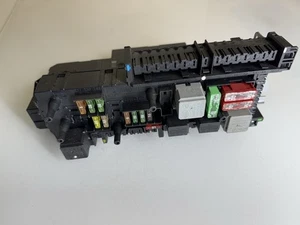 MERCEDES CLASE E A207 SAM CAJA RELÉ FUSIBLES TRASERO CONVERTIBLE 2009-2017 A2129000023 - Imagen 1 de 3