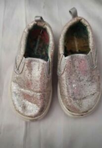 Garanimals toddler girl size 6 silver shimmer shoes #U05