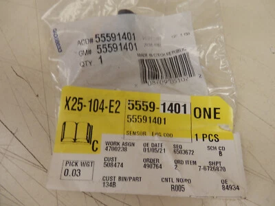 Genuine OEM GM 55591401-Coolant Temperature Sensor  Free Shipping - Image 1 of 2