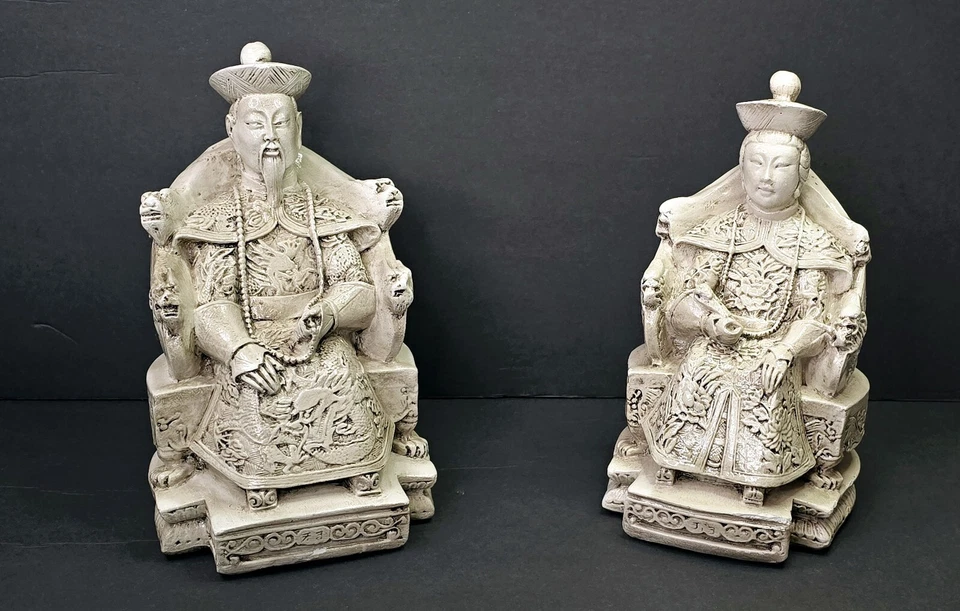 Antigua escultura china del emperador Qianlong sentado en piedra tallada  Foto 1 de 4