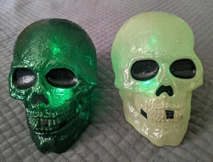Blow Mold Skull Heads Glossy Green And Cloudy Clear Color Changing Lights - Picture 1 of 12