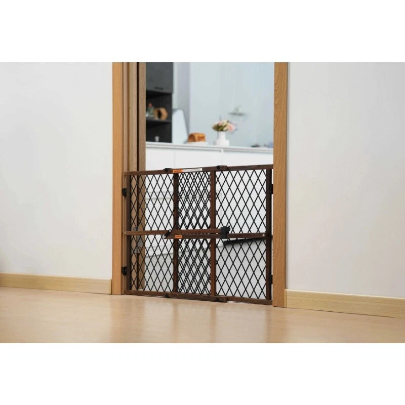 Parent's Choice Brown Farmhouse Safety Baby Wooden Gate for Aged 6 to 24 Months - Imagem 1 de 4