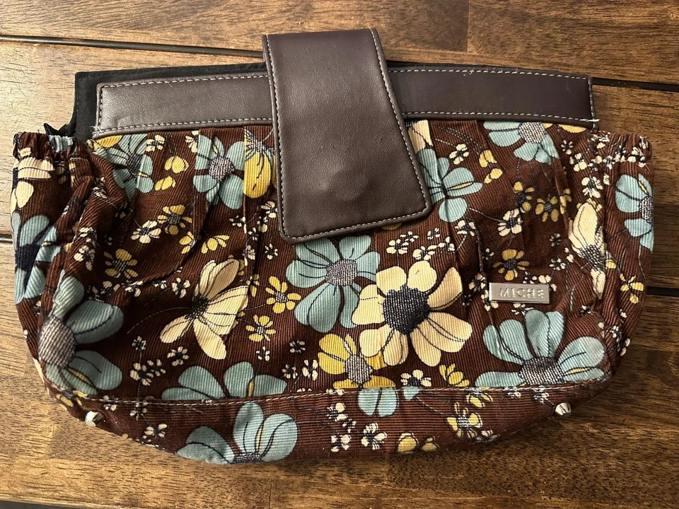 Cartera Miche Clásica Base Concha Magnética Marrón Pana con Estampado Floral Foto 1 de 4