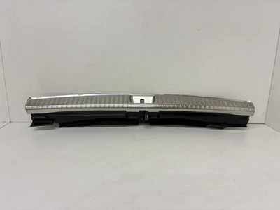 MERCEDES BENZ C-CLASS TRAVA DE BOTA PORTA TRASEIRA COV2016 S205 C250D AMG LINE A2056900044 - Imagem 1 de 4