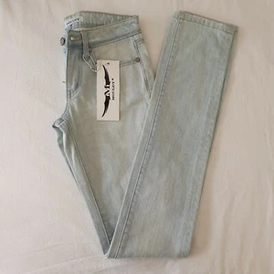 Mouldy Women's Size 10 Blue Light Blue Denim Jeans Q00621 - Picture 1 of 9
