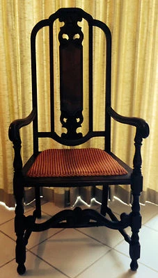 Silla antigua única de caoba con respaldo alto Foto 1 de 4
