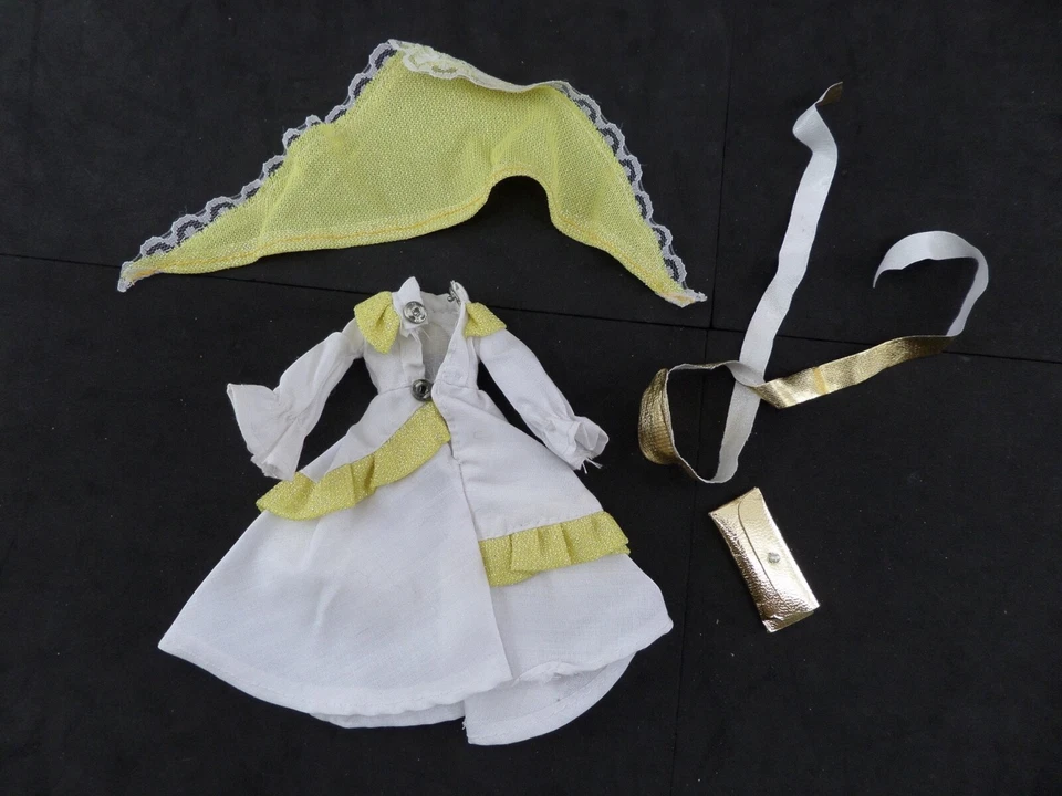 Golden Girl Galoob 1984 Adventure Fashions Evening Enchantment Golden G Complete - Image 1 of 1