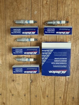 Original Acdelco Professional 19307142 Spark Plug Set (4Stück) for Vauxhall GM - Image 1 of 4