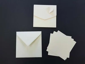 Invito di nozze pieghevole tascabile quadrato cuore lusso. 145mm x 145mm AVORIO - Foto 1 di 1