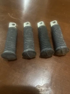 Four (4) 88-23 Genuine Harley-Davidson Black Rubber Foot Pegs - Picture 1 of 9
