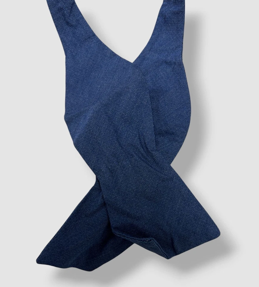 Pajarita Tommy Hilfiger para hombre azul lisa mezcla seda Foto 1 de 1