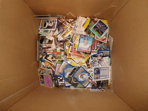 Fülle eine Box! Sportkarten und Pokemon Karten! - Bild 1 von 2