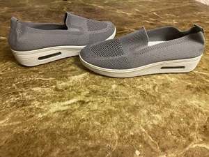 Women’s Causal Spring/Summer Shoes, Size 9.5, Color: Gray - Picture 1 of 10