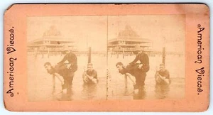 FOTOGRAFÍA ESTEREOVISTA DE CONEY ISLAND AÑOS 1890 VISTAS AMERICANAS DIVERSIÓN EN LA PLAYA - Imagen 1 de 2