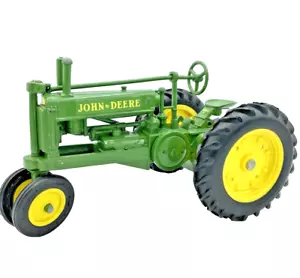 ERTL John Deere Model M Tractor: 1947-1952: Vintage 1987 Has been on display - Picture 1 of 12
