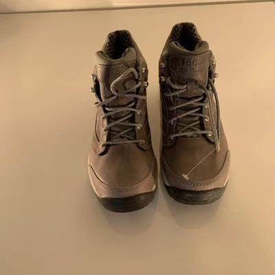 New Balance 1569 Hiking/Trek Gore-Tex Boot Vibram Sole-2A Women’s Sz 13-WW1569GR - Image 1 of 4