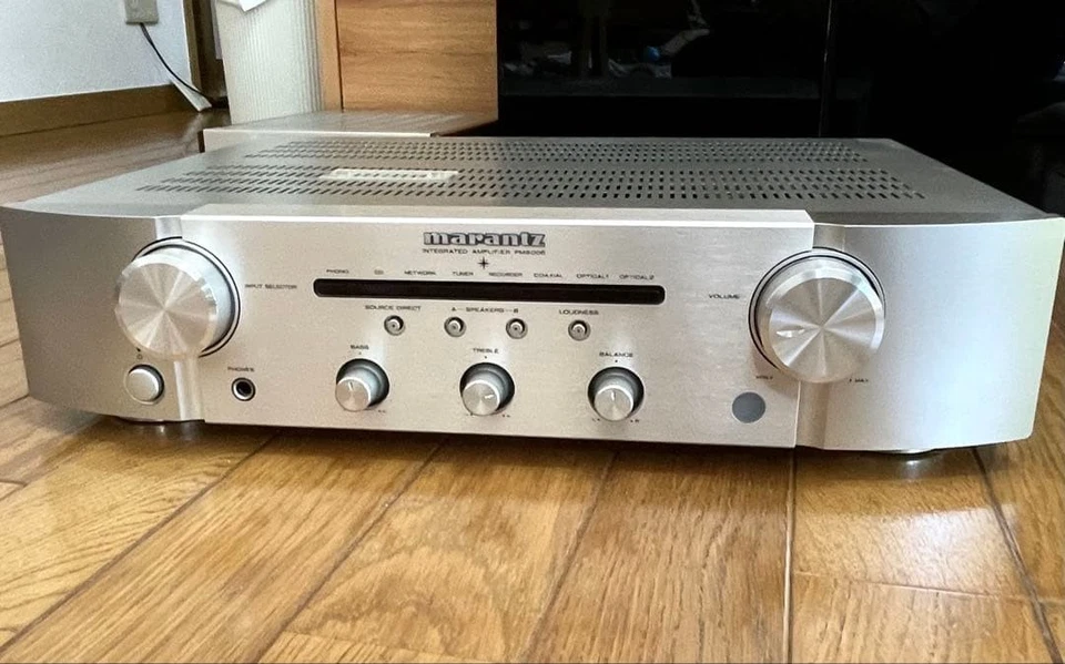 Amplificatore integrato Marantz PM6006 ingresso digitale audio Hi-Fi 100V tes... - Immagine 1 di 4