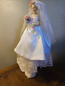 Muñeca Borla Novia Cabello Rubio con Ramo Rosa Soporte Adjunto 15" Alto - Imagen 1 de 3