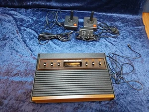 Atari 2600 Heimkonsole - Schwarz (CX-2600 P) - Bild 1 von 14