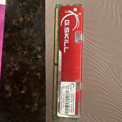 G.Skill PC2-6400 1GB 800MHz DDR2-800 Desktop Memory Red OCZ GEIL Corsair - Image 1 of 3