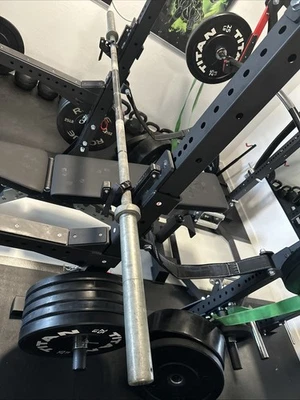 Barra Olímpica Rogue Fitness Echo Bar 2.0 Recubierta de Polvo 20KG Foto 1 de 4