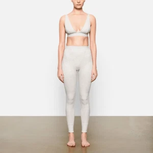 Leggings a costine in cotone grigio erica chiaro Skims nuovi con etichette taglia 2X $56 - Foto 1 di 7