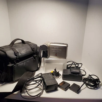 Sharp VL-E630U Viewcam 8mm Camcorder Video Transfer BUNDLE TESTED Works W/case - Image 1 of 4