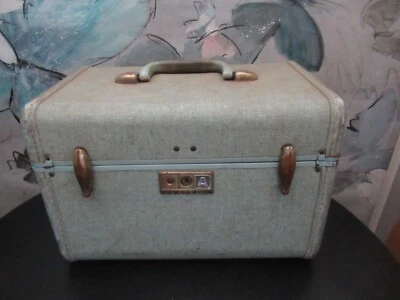 Vintage 1950s SAMSONITE Mint Green Tweed Train Case Luggage Make Up Style - Image 1 of 4