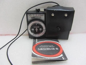 Vintage Leningrad 8 Selenium Light Meter (Working with manual & Case) - Picture 1 of 3
