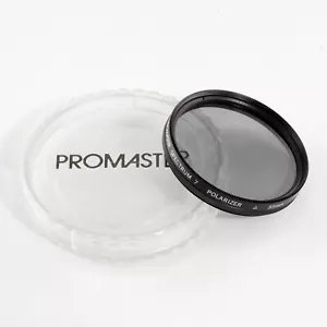 PROMASTER VINTAGE 55MM POLARIZING FILTER MINT NOS IN THE CASE MADE IN JAPAN. - Picture 1 of 2