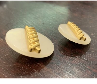 5 X Round Gold & White Plait Shell  /Shank Buttons Iridescent 28mm - Image 1 of 4