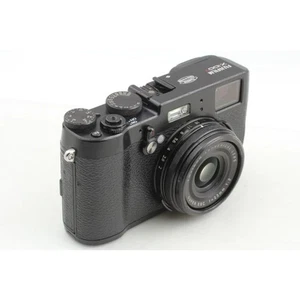 Fujifilm X100T 16.3 MP Compact Digital Camera with 23 mm f/2 Fixed Lens Silver - Picture 1 of 18