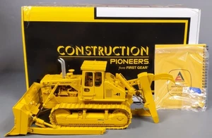 First Gear 40-0163 1:25 Die Cast Allis-Chalmers HD-41 Bulldozer w/Blade & Ripper - Picture 1 of 10