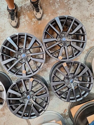 Juego de 4 llantas de fábrica OEM 2022-2025 Subaru WRX 18" ¡ENVÍO GRATUITO! Foto 1 de 4