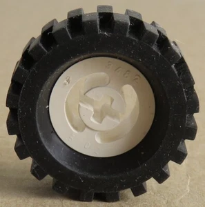 LEGO Technic - Reifen / Tire 30 x 10.5 mit Felge (2 Stück), weiß # 3482c02 - Bild 1 von 3