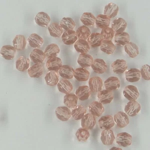 F158 *** 20 perles de Bohème FACETTES 8mm LIGHT PEACH - Foto 1 di 1