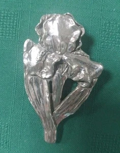 Broche prendedor de peltre firmado por Iris Single Bloom May Sheridan joyería  - Imagen 1 de 13