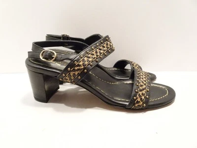 Sandalias Eric Javits de cuero negro con correa punta abierta talla 7N tacón dorado con tachuelas Foto 1 de 4