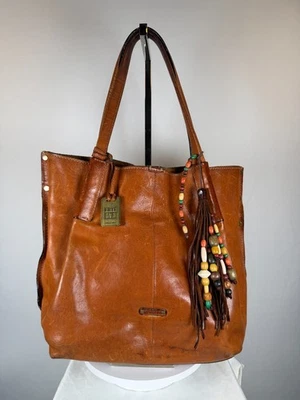 Bolso de hombro de cuero marrón Frye con borla y cuentas - Auténtico Foto 1 de 4