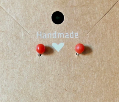 Orecchini "punto luce" in argento 925 e vero corallo rosso del mediterraneo - Immagine 1 di 2