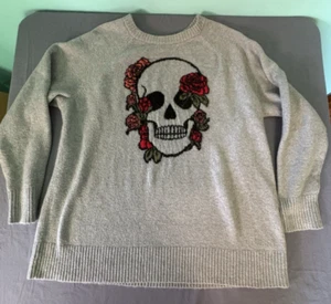 Torrid grau rosa Totenkopf veganer Kaschmirpullover Rundhalsausschnitt Größe 1X - Bild 1 von 8