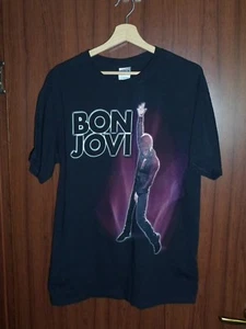 BON JOVI World Tour 2010 Concert Shirt Jersey size L Music Singer Rock - Picture 1 of 3