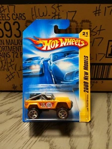 2008 Hot Wheels #21 New Models 21/40 CUSTOM FORD BRONCO Yellow / Chrome 5 Spoke - Picture 1 of 5