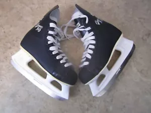 CCM Hockey Ice Skates junior size ;3 Champion 90 - Picture 1 of 7