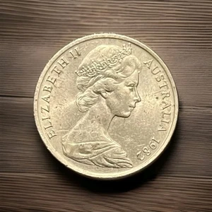 1982 Australia ***20 Cent***  KM# 65~Quuen Elizabeth II~Superb Lyrebird~L@@K - Picture 1 of 2