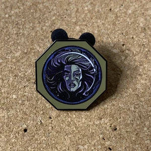 Madame Leota - Haunted Mansion - Mystery - Puzzle 2025 Disney Pin - Picture 1 of 2