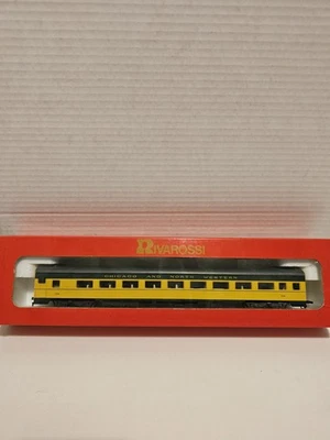 HO Rivarossi  Chicago & North Western Passenger Coach #726. 2601 With Interior  - Image 1 of 4